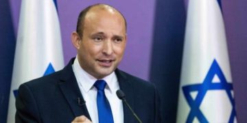 Jerusalem (Israel), 30/05/2021.- Leader of the Yemina party, Naftali Bennett, delivers a political statement in the Knesset (the Israeli Parliament), in Jerusalem, Israel, 30 May 2021. Naftali Bennett announced he will form a government with Yair Lapid to oust Prime Minister Benjamin Netanyahu. (Estados Unidos, Jerusalén) EFE/EPA/YONATAN SINDEL / POOL
