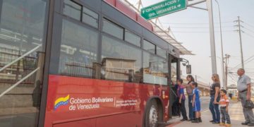 Buses Rutas Alimentadoras del Metro Maracaibo. Maracaibo 14 de febrero del 2014 (Foto: Kenny Attow)