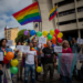 Activistas de la comunidad LGBTI participan en una manifestación frente a la sede del Tribunal Supremo de Justicia, hoy en Caracas (Venezuela).  FE/Rayner Peña R.